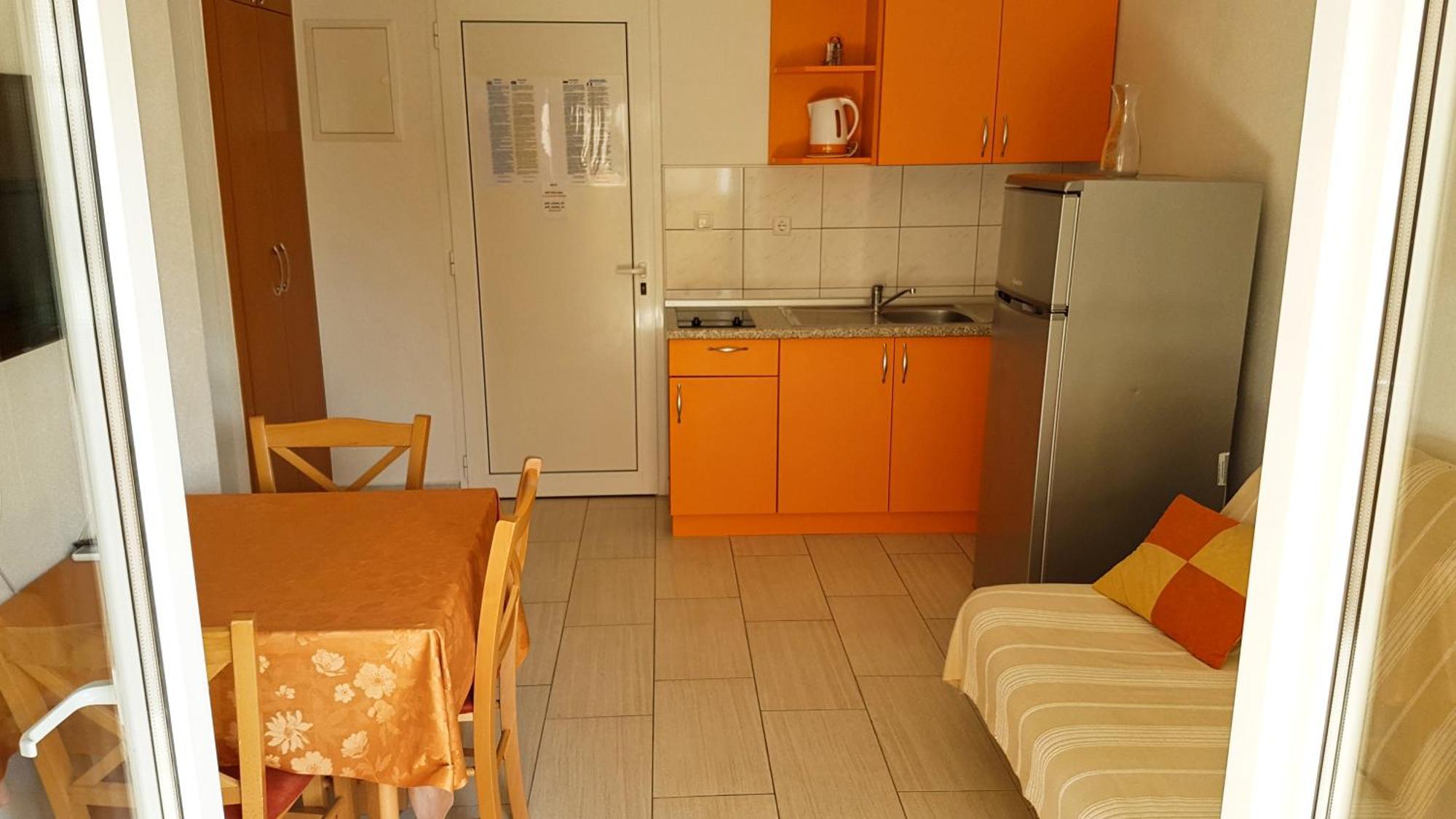 Apartments Mirjana Kustici Exterior photo